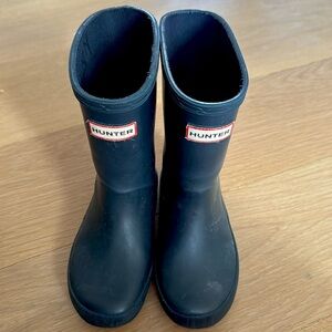NAVY BLUE HUNTER BOOTS KIDS SIZE 9